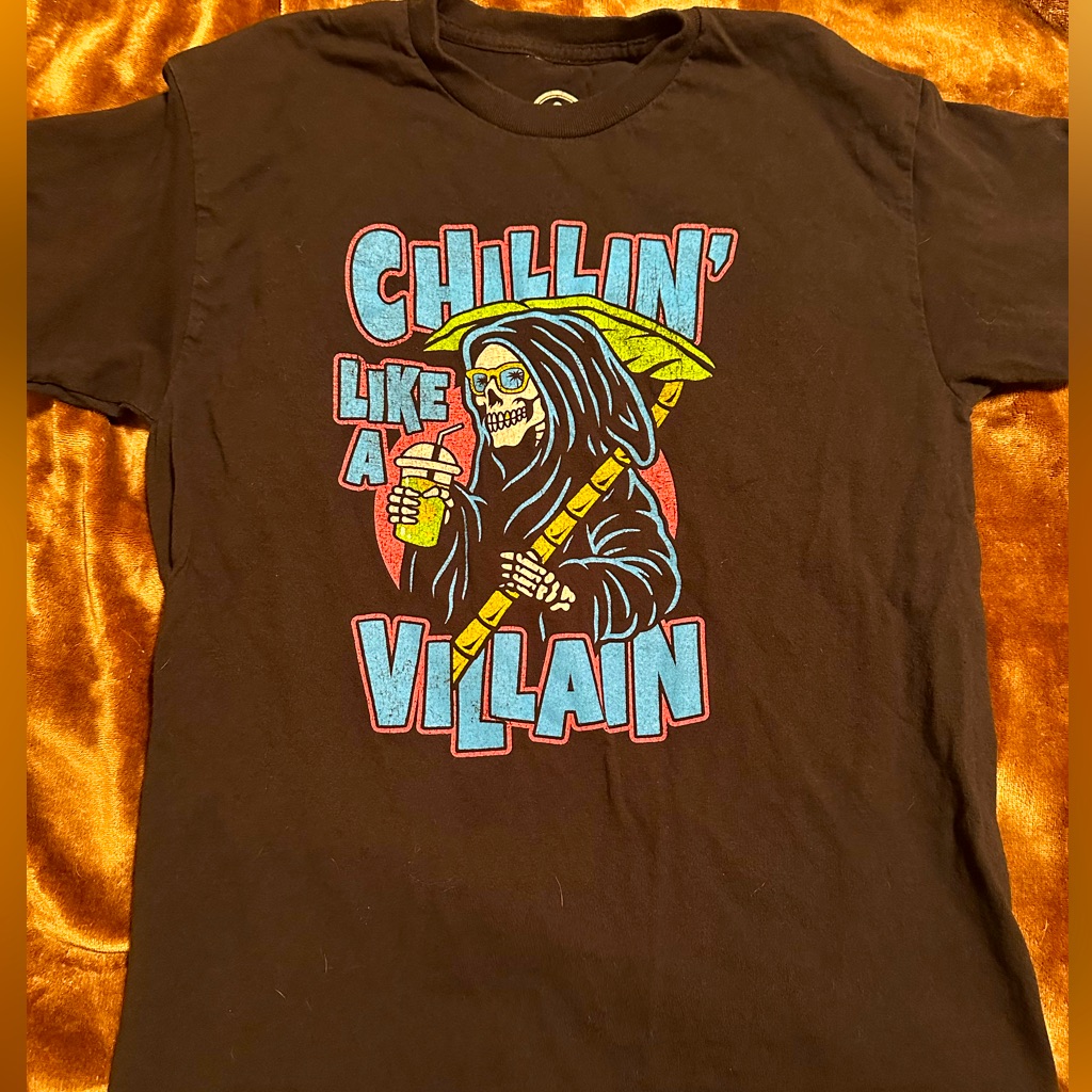 Chillin Tee